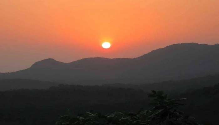 This Sunset Point is located in Pachmarhi which is a popular tourist destination 