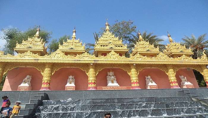 Large Buddha statue at Global Vipassana Pagoda