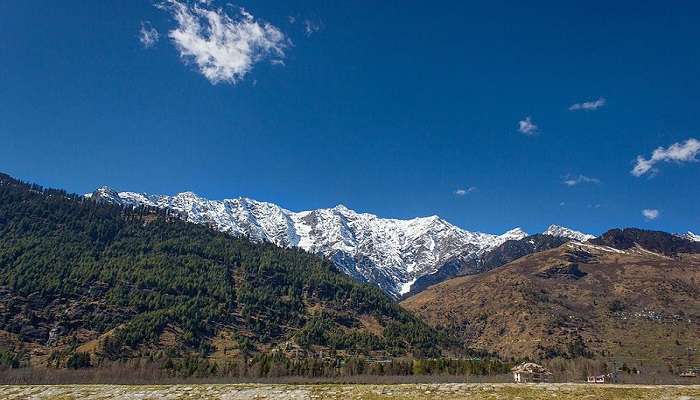 Gramphu Snow Point is on the Manali-Leh Highway in Himachal Pradesh