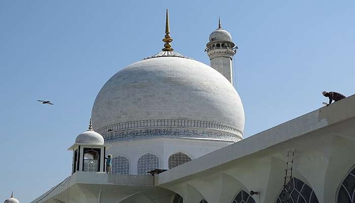 Know about the Hazratbal Masjid