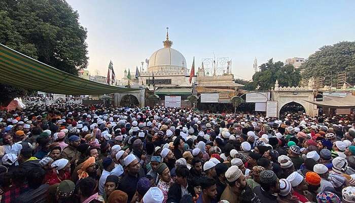 Ajmer Sharif Dargah in Ajmer to visit in 1 day.