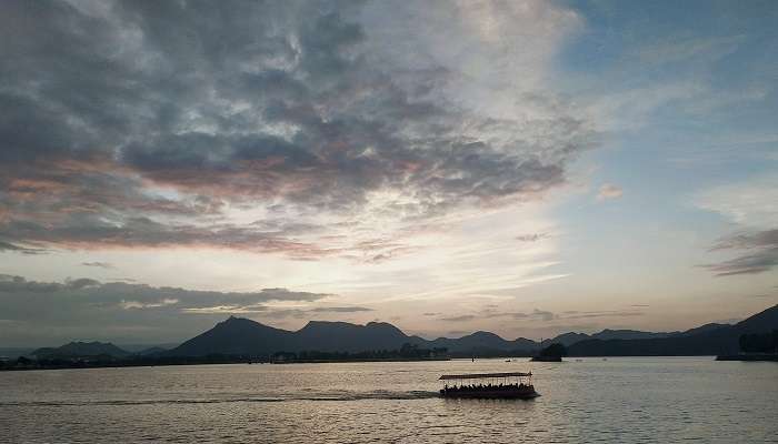 Ambrai Ghat for the next experience.