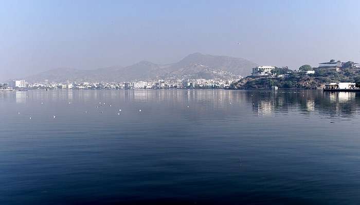 explore the Ana Sagar Lake.