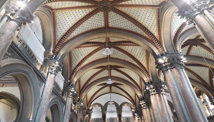 The stunning examples of Colonial architecture inside Chhatrapati Shivaji Terminus 