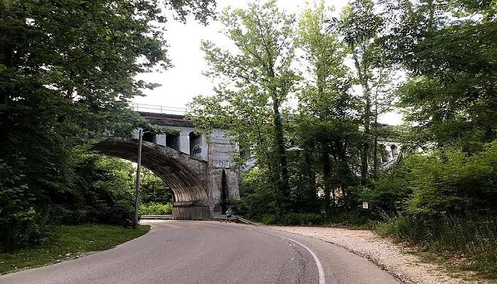 Avon bridge, most haunted places in indiana