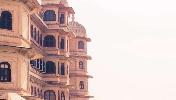 visit Bada Mahal In Udaipur in 1 day.