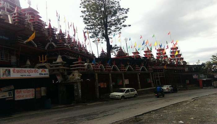 Choose the best time to visit Shree Prakasheshwar Mahadev Temple. 