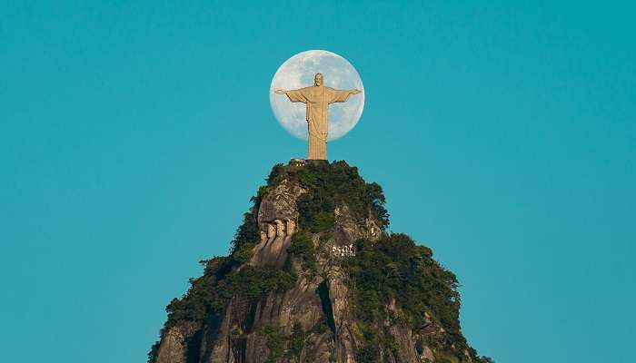 A blissful view of Christ the redeemer