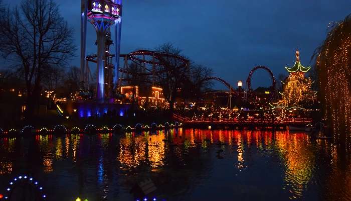 Marche de noel en Tivoli, Copenhag, Copenhague, Danemark