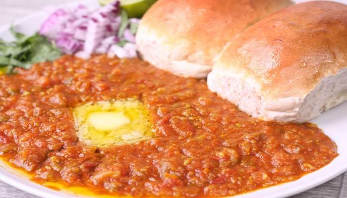 Pav Bhaji is one of the best food to eat in Chowpatty Beach 