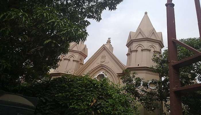 The peace, history and tranquillity of the church is quite significant to the city, hence a must thing to do in Royapuram