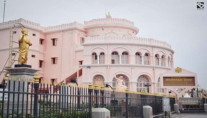 Another thing to do in Royapuram is visiting this majestic building with a fascinating history and present