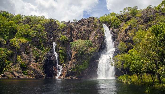 La vue magnifique de chutes de Wangi, dans la parc nationale de Litchfield