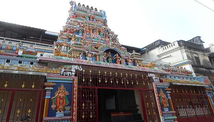 The main festivals celebrated at the Kanniga Parameswari Temple are Deepavali, Pongal and Navratri.