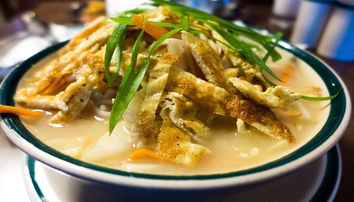 Noodles served in hot soup 