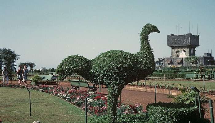 The astounding greenery and structures in Hanging Gardens