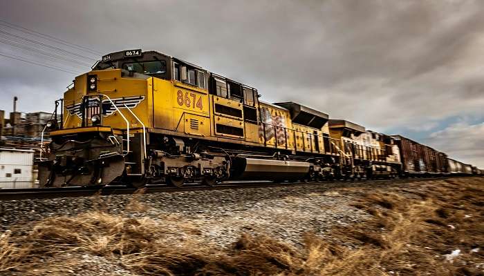 Reach to the nature park by train. 