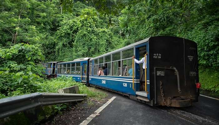 How to reach Darjeeling.