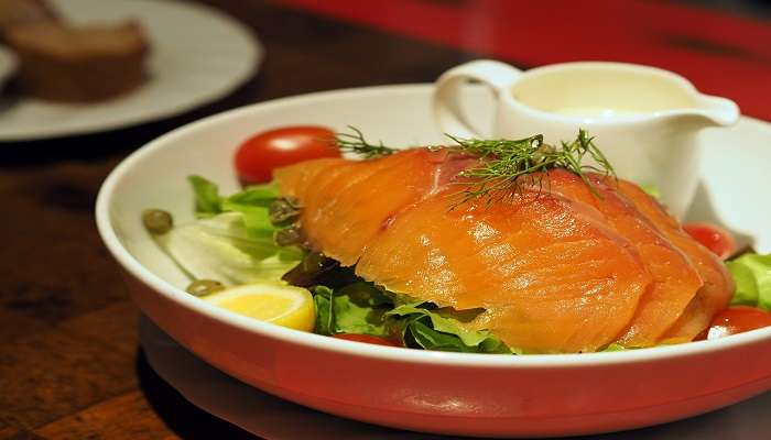 This cafe in Lower hutt is winning hearts since decades and generations with dishes like the smoked salmon 