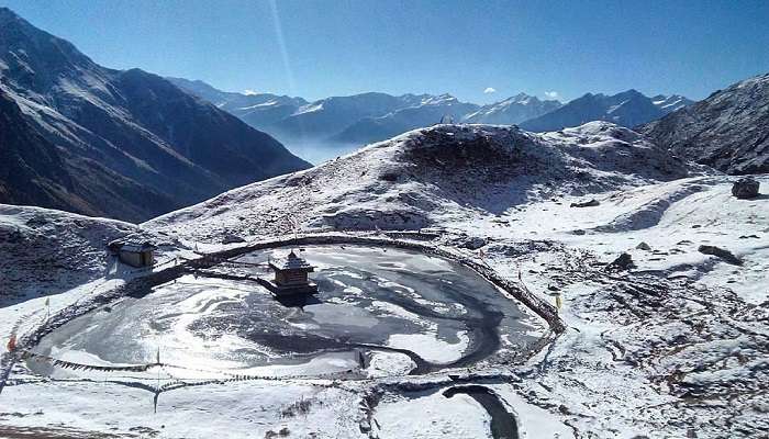 An ancient kashang pass near the yulla kanda trek.