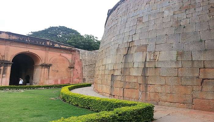 An old cannon on display at Bengaluru Fort, a reminder of its military past.