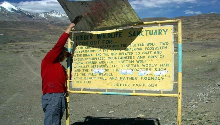 Signboard placed at the entry for travellers