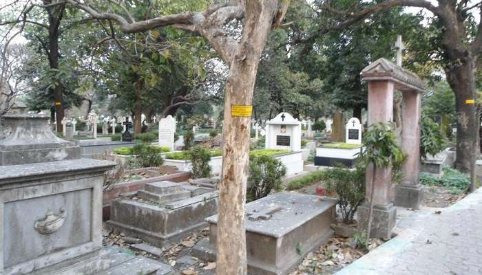 The Lower Circular Road Cemetery is one of the most haunted places in Calcutta