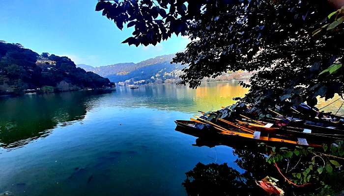 Boat ride in the Naini lake 