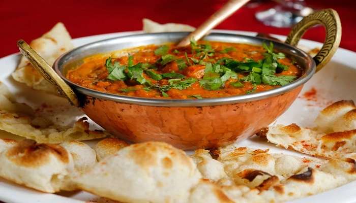 Taste the yummy Rajasthani cuisine at Pareek Bhojnalaya