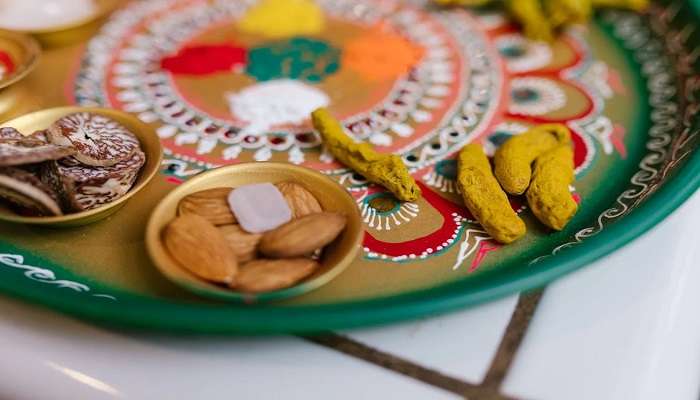 Perform arti at the kuteti devi temple.