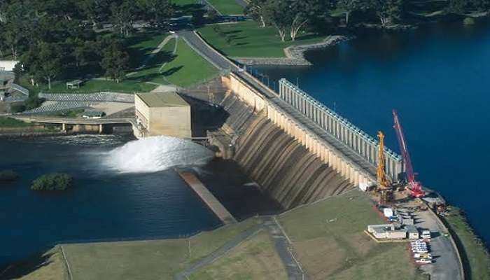 Profitez des vues panoramiques du barrage de Hume