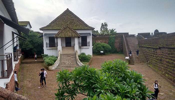 Reis Magos Fort near the Fernandes House.