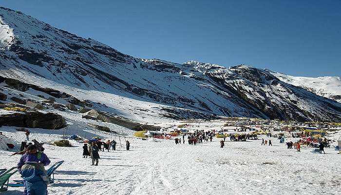 Situated at an altitude of 3,978 metres, Rohtang Pass is a renowned destination for adventure