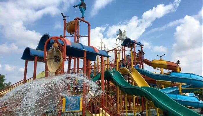 love for water and lots of rides and fun activities available in Shubham Water World