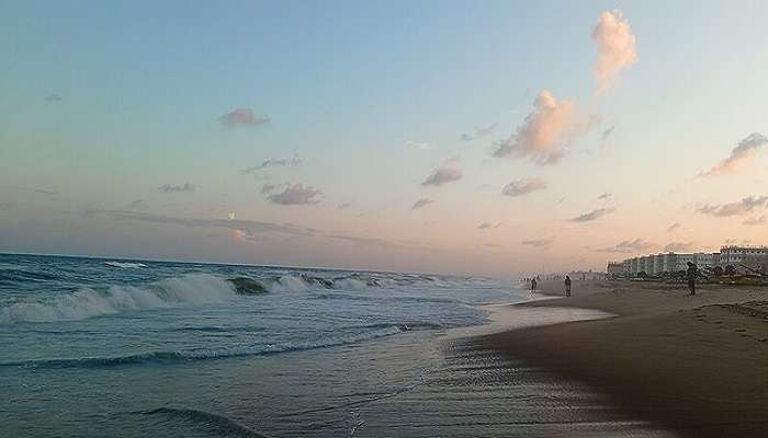 A beach stroll in the famous marina beach is an unmissable thing to do in Royapuram