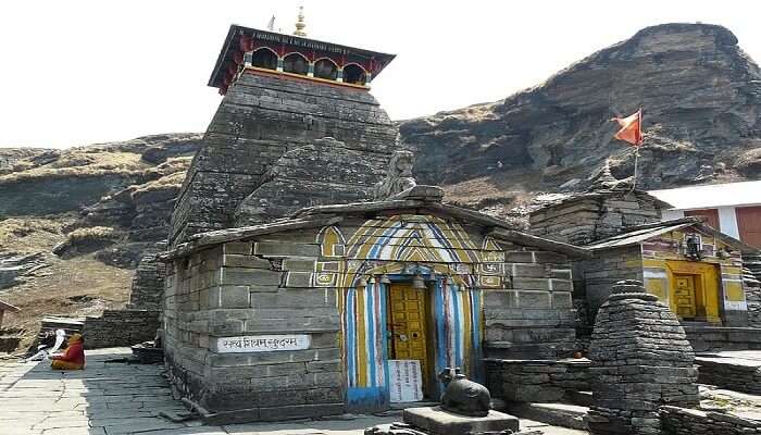 The Tunganath temple features similar architecture as does the Kedarnath temple, Bhavishya Kedar Temple