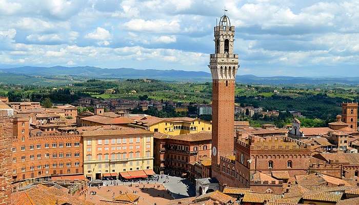 Climb the Torre del Mangia