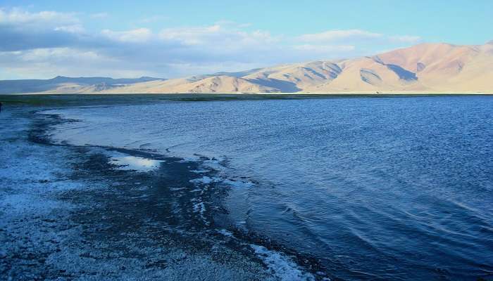 The tranquil blue waters of Tso Kar Lake 