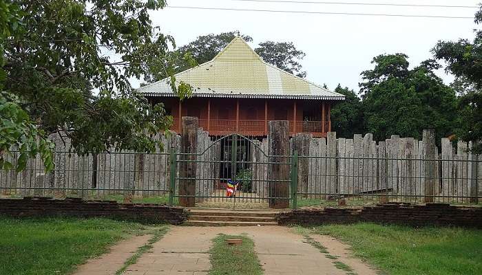 Nakha Vehera near Lovamahapaya