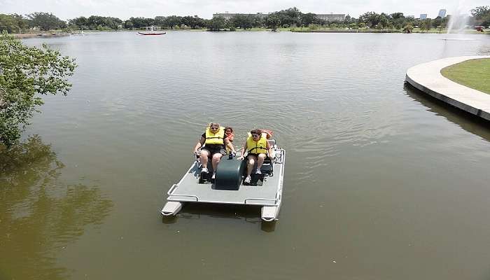 The resort organizes aqua adventure activities at Vaderahalli Lake