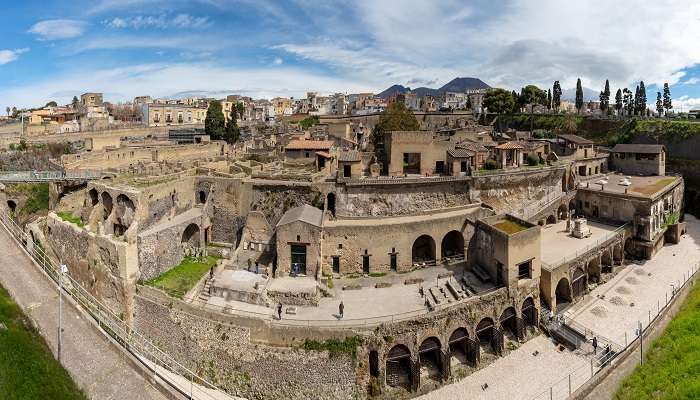 Take a day trip to the ancient ruins of Pompeii or Herculaneum 