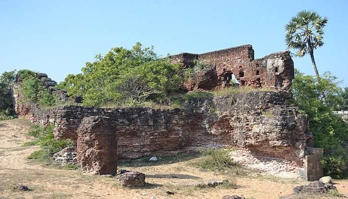 Alamparai Fort is an ancient seaside fort