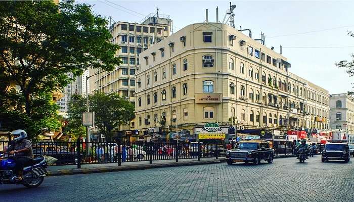 Colaba Causeway is among the best places to visit in Mumbai in 1 day