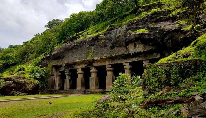 Elephanta Caves is one of the best places to visit in Mumbai in 1 day