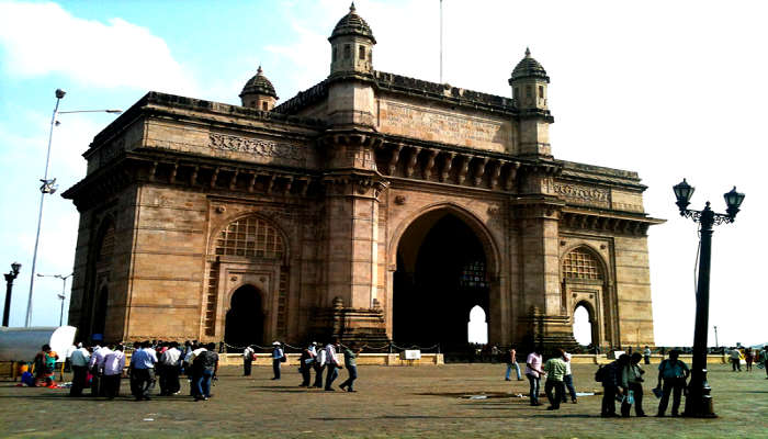 Gateway Of India is one of the best places to visit in Mumbai in 1 day.