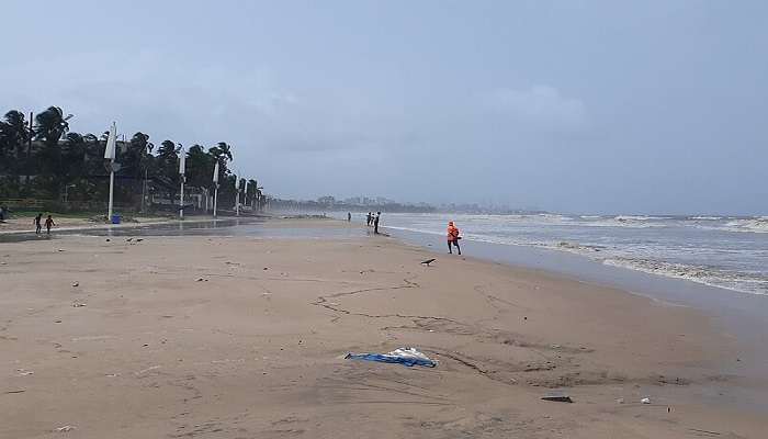 Spend some time at Juhu Beach