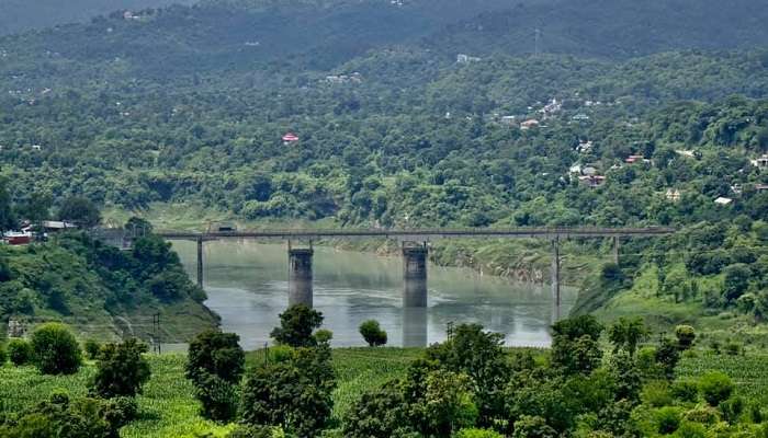 The stunning view of Kandrour Bridge