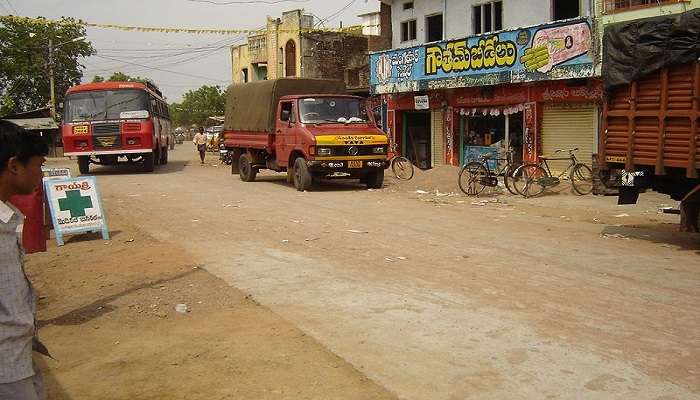 a view of the streets of Konaraopeta