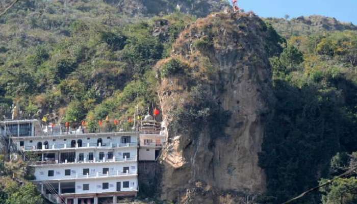 an image representing the idol of Luturu Mahadev Temple near Arki Fort