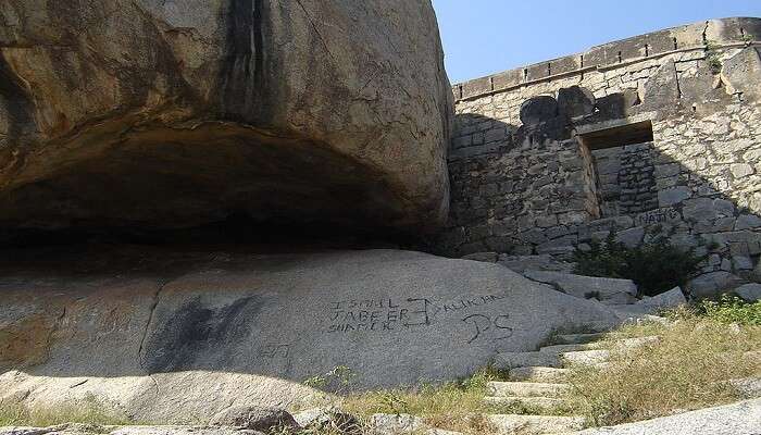 Giant rocks that make Madhugiri Fort near Chaya Someshwara Temple